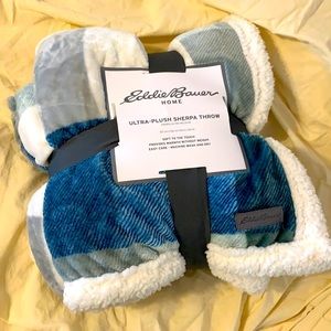 Fleece Sherpa throw blanket